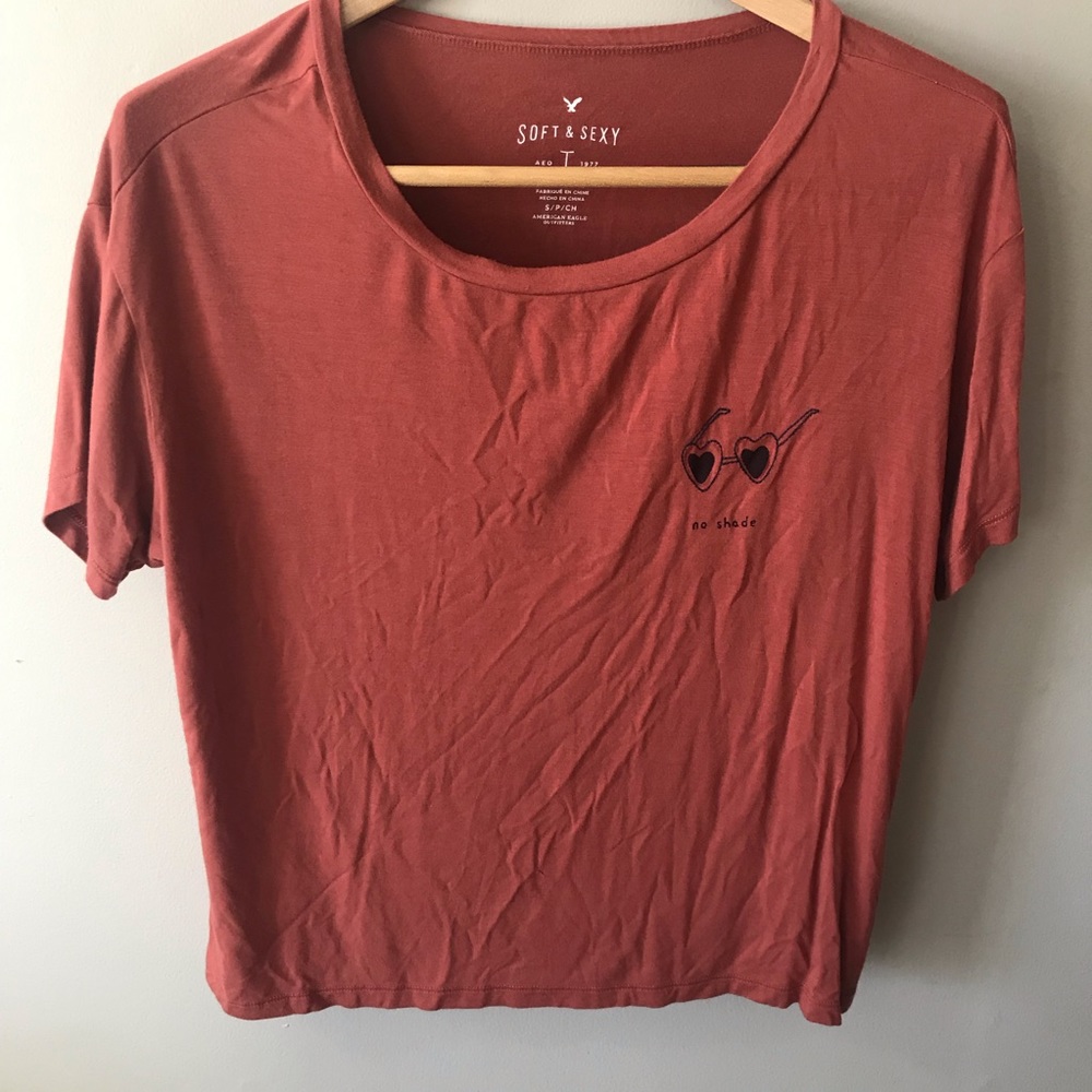 American Eagle no shade tee